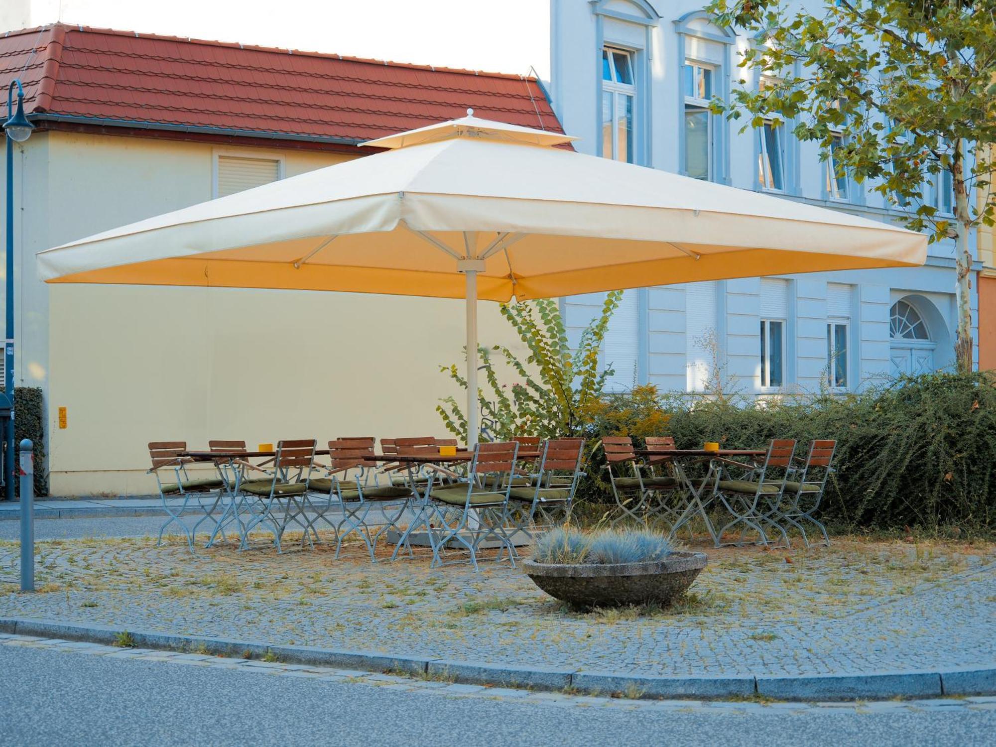 Hotel Zur Sonne Cottbus Esterno foto